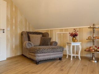 Wohnzimmer (XXL-Ohrenbackensessel, gemütlich)