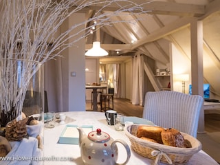 Outstanding living space with dining corner