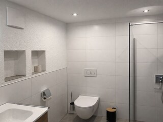 Badezimmer - ebenerdige Dusche