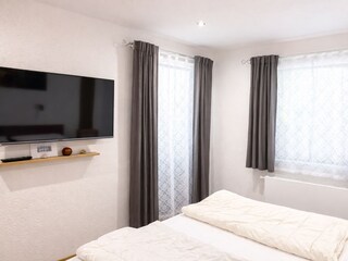 Schlafzimmer mit TV