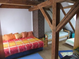 B: Kinderzimmer