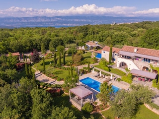 Holiday home with outdoor pool in the countryside.