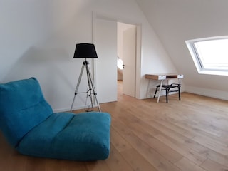 Galerie mit Arbeitsplatz