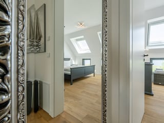 Schlafzimmer mit Doppelbett