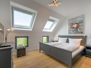 Schlafzimmer mit Doppelbett