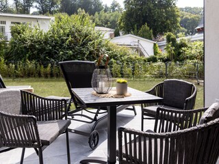 Terrasse mit Garten