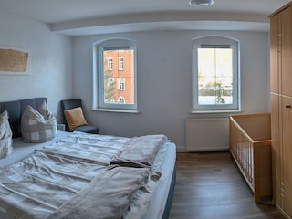 Schlafzimmer mit Kinderbett 70*140cm