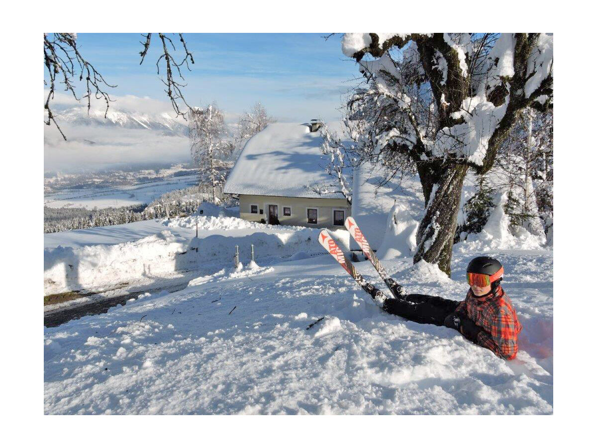 Skihütte Nassfeld im Winter