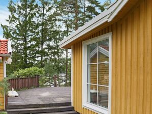 4 Personen Ferienhaus in Fjärås - Tostared - image1