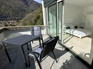 Einer von 2 ca. 10 m² großen Sonnenbalkonen mit herrlicher Panoramasicht