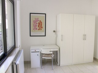 2. Schlafzimmer mit ausziehbarem Bett