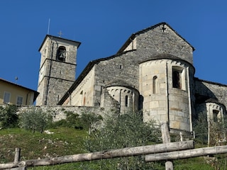 Canonica Brezzo di Bedero