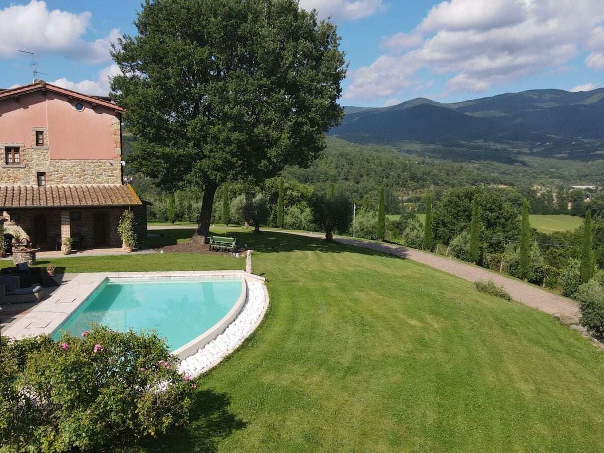 Ferienhaus Castel Focognano Außenaufnahme 4