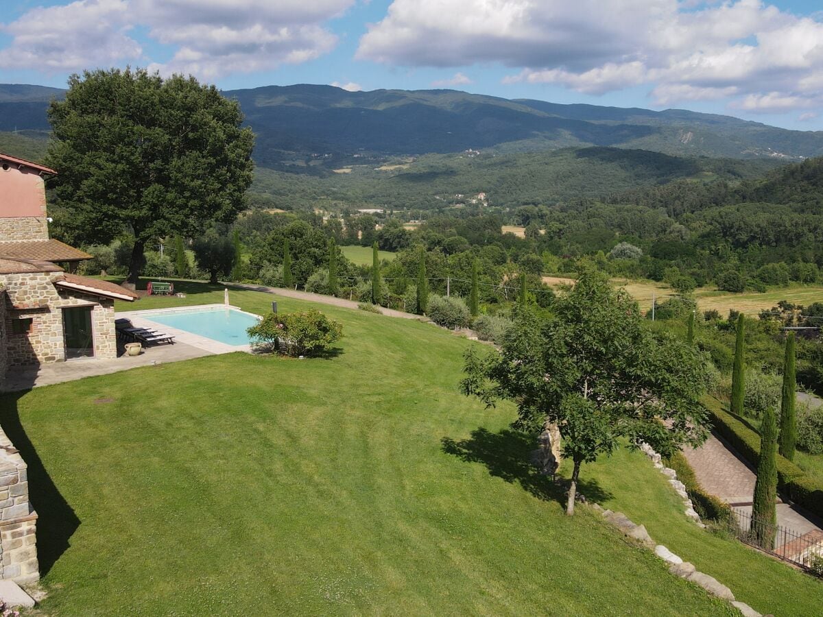 Ferienhaus Castel Focognano Außenaufnahme 5