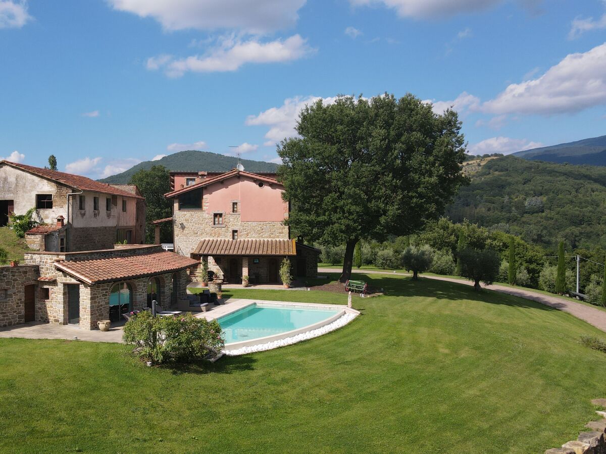 Ferienhaus Castel Focognano Außenaufnahme 11