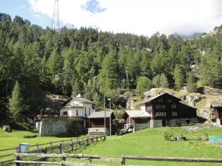 Apartamento de vacaciones Saas-Grund Grabación al aire libre 3