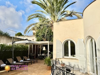 Außenansicht mit Terrasse