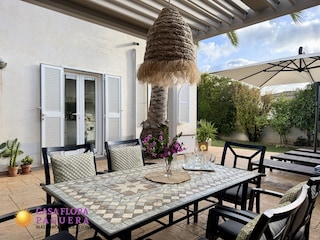 Terrasse mit Pergola