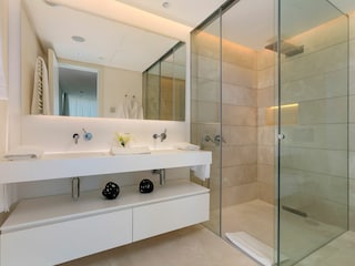 Master bathroom.