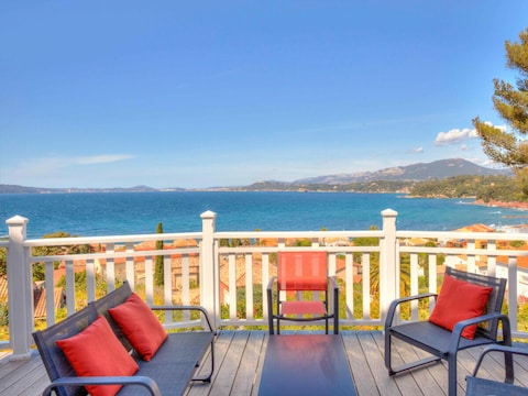 Villa LES PINS LE PRADET LES OURSINIERES