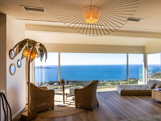 Villa Carqueiranne Features 24