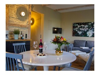 Esstisch im Wohnzimmer in der Inselblume 85