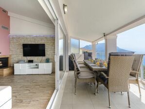 Apartments Hope (Dugi Rat) - Three-Bedroom Apartment with Jacuzzi and Terrace with Sea View - Dugi Rat - image1