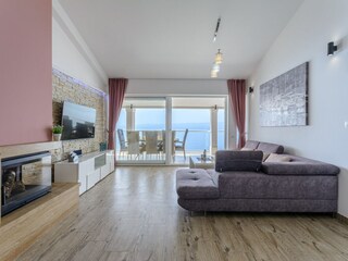 Apartment Dugi Rat Features 10
