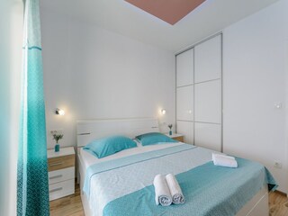 Apartment Dugi Rat Features 33