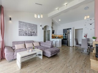 Apartment Dugi Rat Features 35