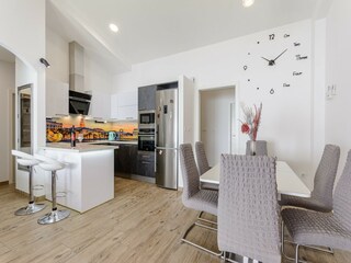Apartment Dugi Rat Features 22