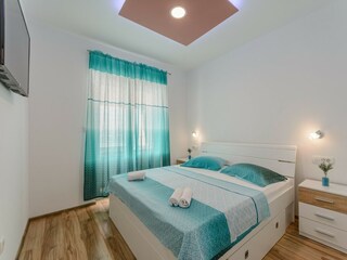 Apartment Dugi Rat Features 24