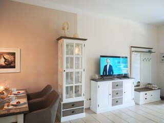 Sideboard mit TV