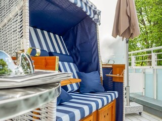 Strandkorb auf der Terrasse