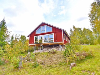 Blick auf das Haus (Terrasse mit Seeblick  im Frühjahr)