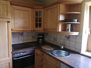 EG Küche Kühlschrank m. Gefrierfach, Backofen/Ceranfeld