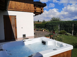 Whirlpool mit Bergblick