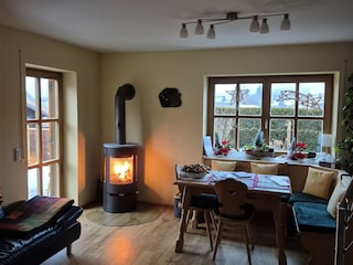 Wohnzimmer, Terrassentür zum Garten/Sauna