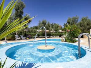 Parc de vacances Agréable appartement avec piscine commune dans une résidence à la ferme - Vieste - image1