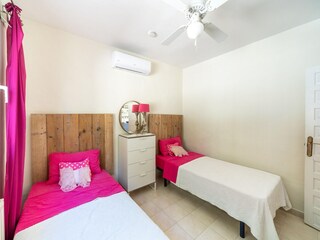 Holiday house Denia Features 32