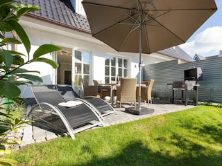 Terrasse mit Garten