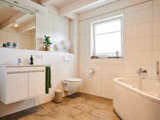 Privater Wellnessbereich im Erdgeschoss