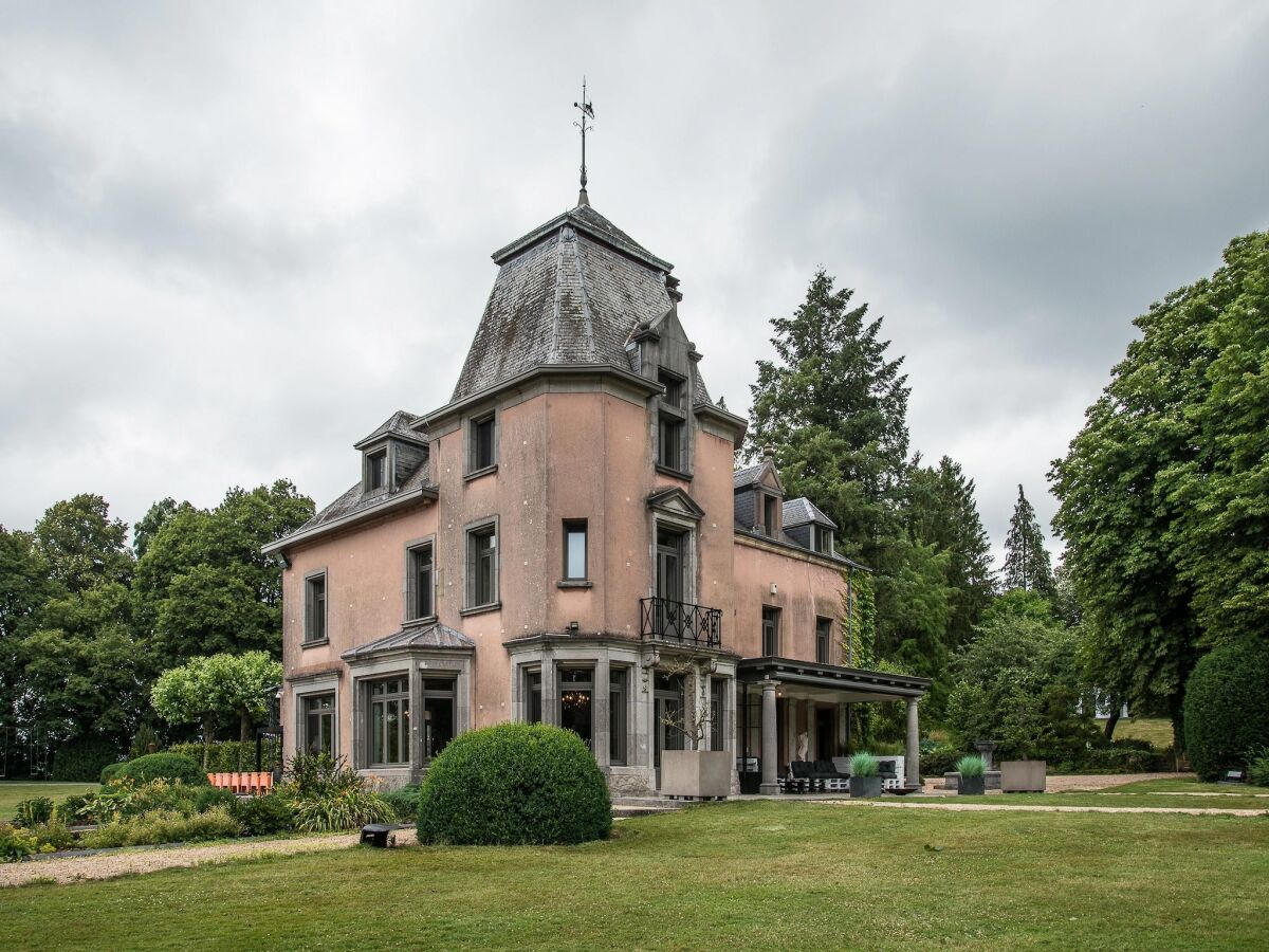 Schloss Robelmont Außenaufnahme 7