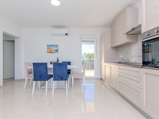 Kitchen with a dining area
