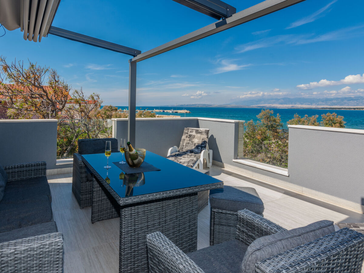 Terrace/balcony with a sea view