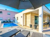 Moderne Villa mit Pool