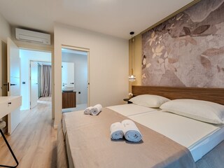 Bedroom with double bed 3