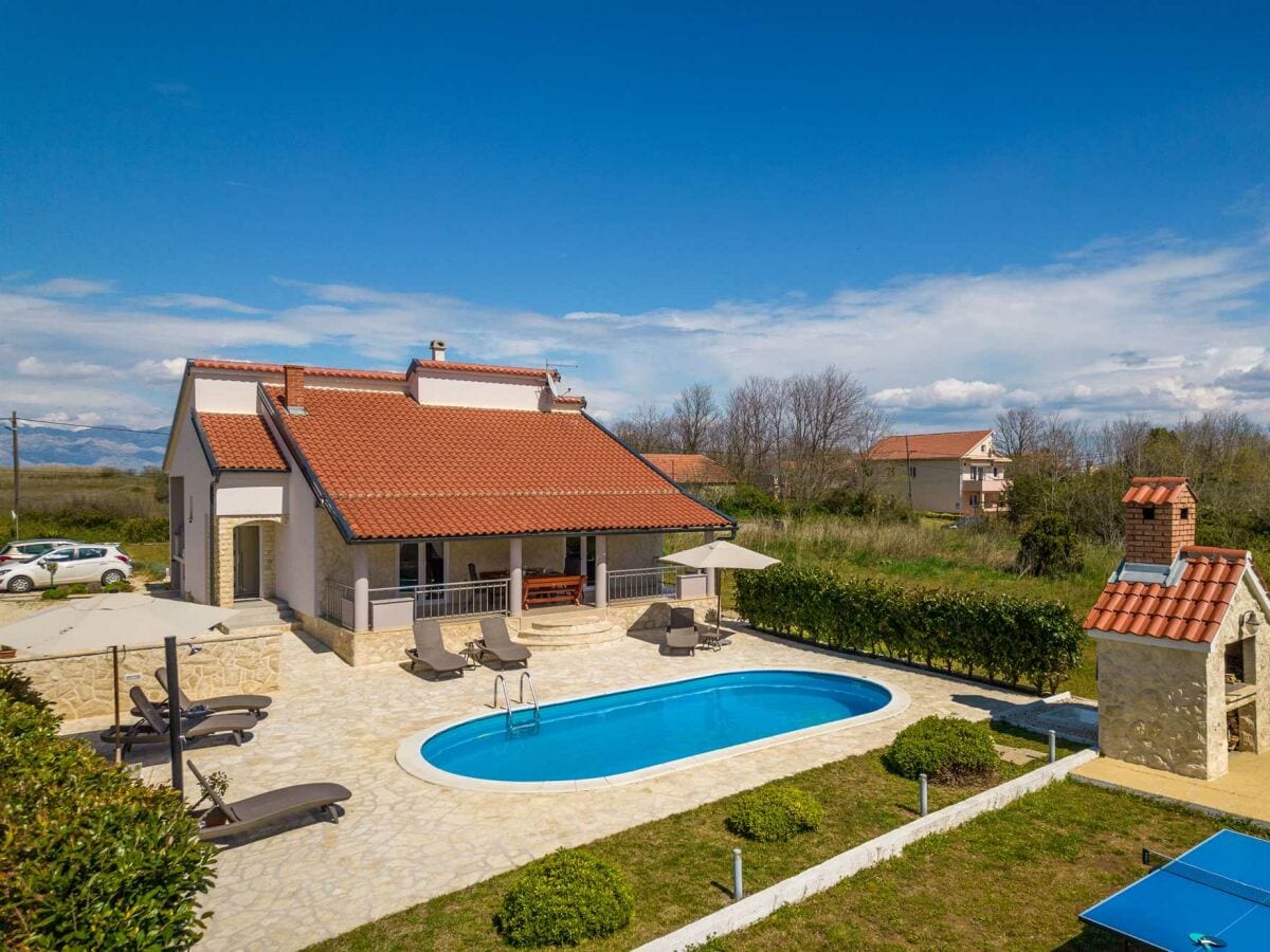 Luxus Villa mit Pool