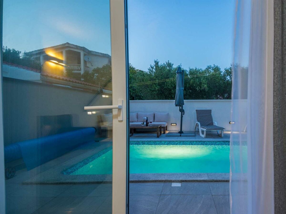 Moderne Wohnung mit Pool