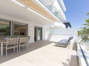 Brunet I | The Rentals Collection